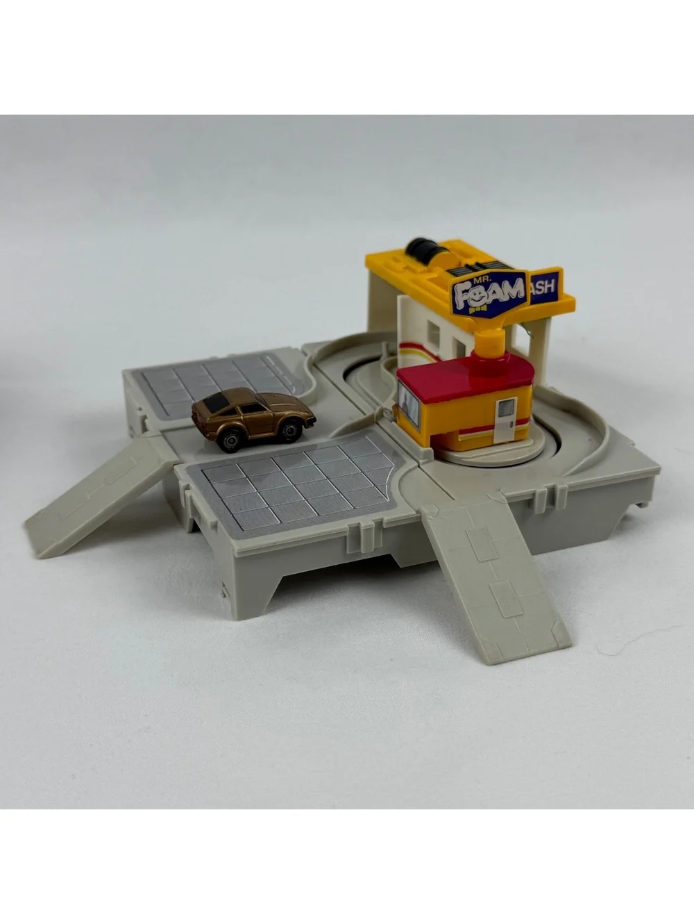 Micro Machines Travel City Mr. Foam Wash Playset Vintage Car Wash
